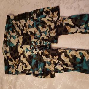 MOM & CO. MATERNITY LEGGINGS CAMO NWT **204**